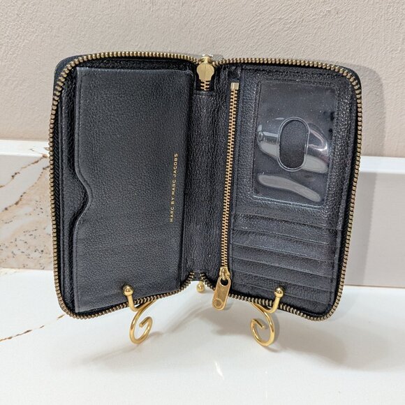 Marc By Marc Jacobs Black Wallet - Picture 3 of 7